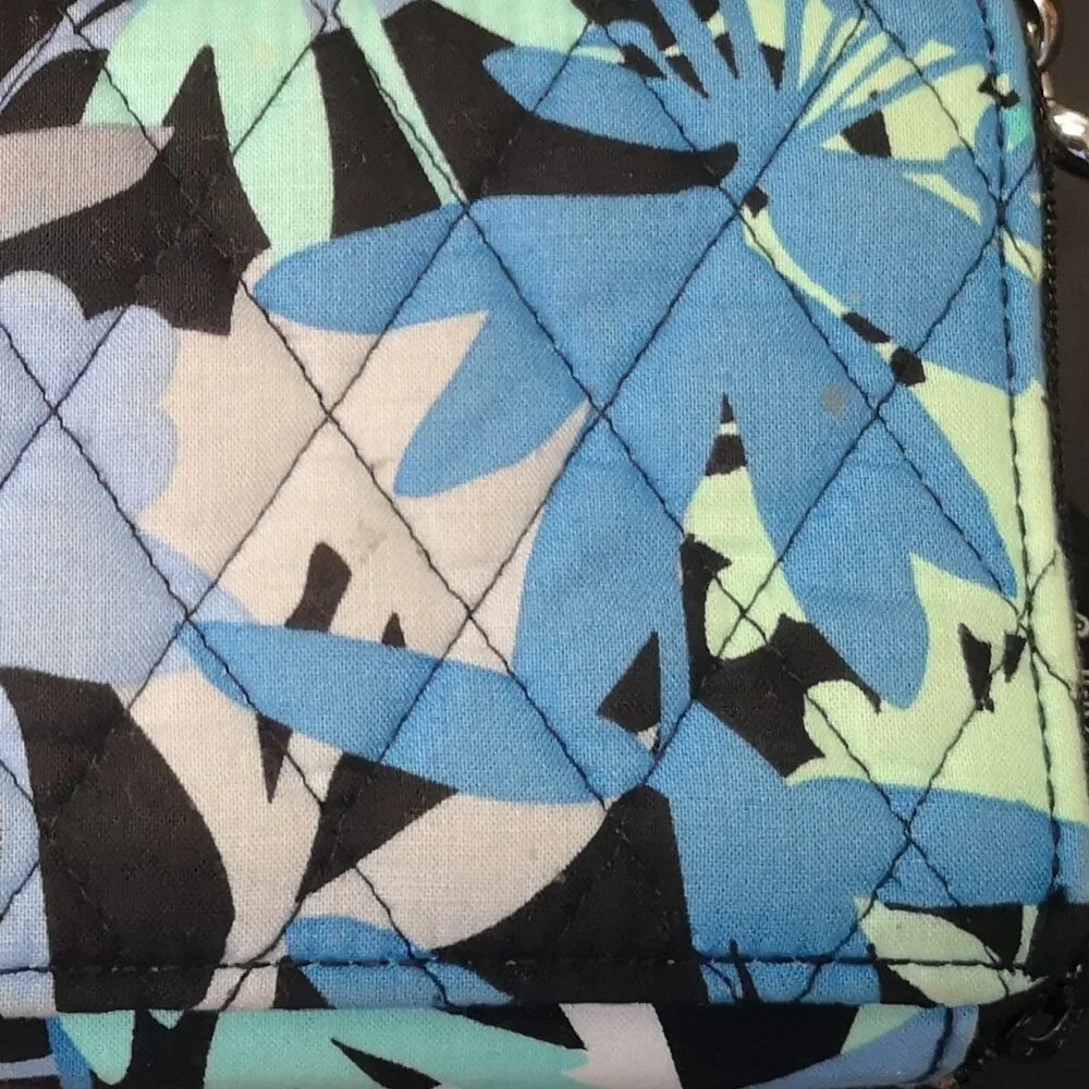 Vera Bradley Double Zip Retired Camofloral Pattern Wristlet Crossbody or Wallet - Picture 10 of 11